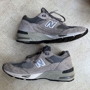New Balance 991 Sneakers